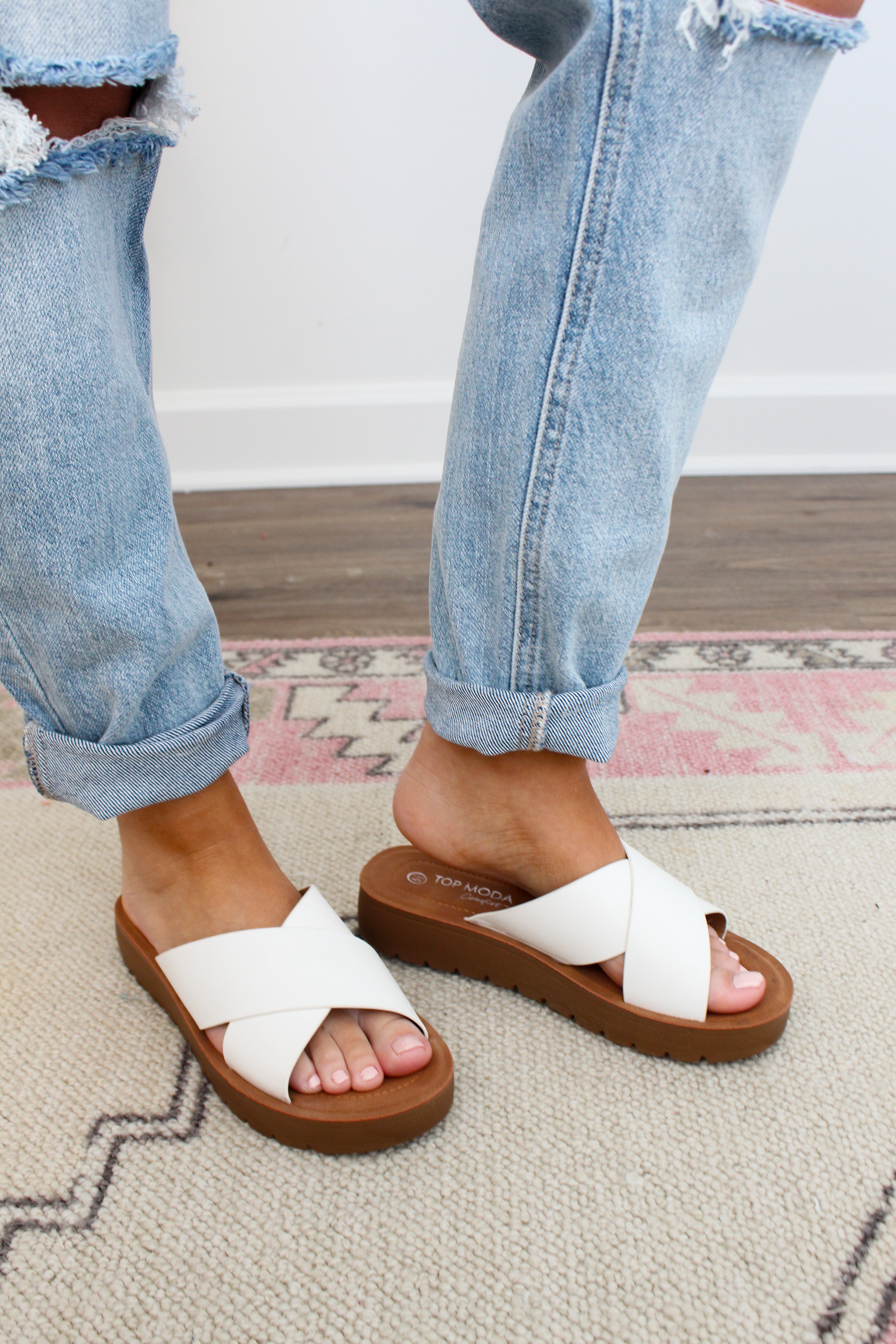  DREAM PAIRS Women's SDSS2224W Crisscross Open Toe Slide  Sandals Flat Comfort Slip on Sandals Beige White Size 6